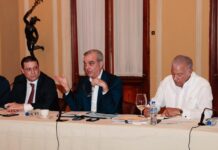 Abinader afirma que la cooperación entre el Gobierno y sectores productivos fortalece la estabilidad y protege a la población de efectos externos