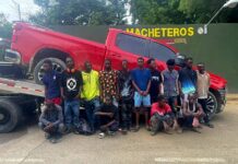 Tras persecución Ejército detiene camioneta con 14 haitianos indocumentados en Esperanza