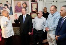 Francisco Javier socializa con dueños de supermercados NY propuesta para gobierno 2028-2032