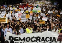 Democracia bajo presión