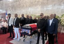 República Dominicana despide al cantante Alex Bueno; artistas asisten y dan último adiós