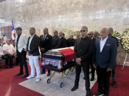 República Dominicana despide al cantante Alex Bueno; artistas asisten y dan último adiós