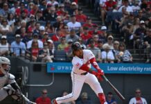 Guardianes vencen a Tigres pero sufren la baja de José Ramírez y dos jardineros