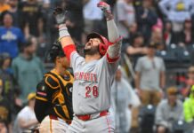 A un strike de perder, Suárez se viste de héroe con jonrón de tres carreras vs. Piratas