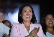 Fujimori supera los 48.000 votos de ventaja con 99.976 % de conteo de elecciones en Perú
