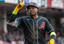Perdomo ayuda a Lovullo a llegar a 700 triunfos