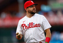 Schwarber dispara su 25to jonrón en su primer juego como 1B desde 2021