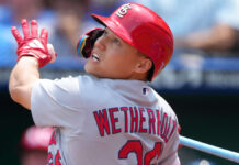 Cardenales sobreviven a un duelo de batazos gracias al poder de Wetherholt