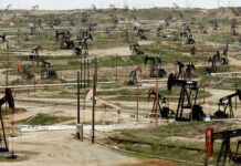 El petróleo de Texas baja un 3.9 %, hasta 70.34 dólares el barril, ante tránsito en Ormuz