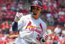 Tablazo de Torres guía a Cardenales a llevarse duelo de pitcheo contra Marlins