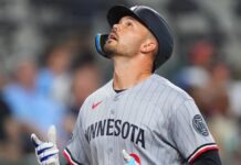 Larnach (de 5-3, 3 CI) sigue encendido en Texas y los Mellizos sellan barrida
