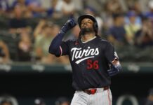 Bell castiga a los Rangers con un jonrón de tres carreras en su regreso a Texas