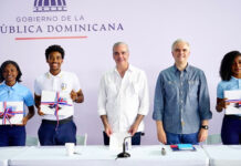 Abinader escucha inquietudes de estudiantes de Samaná y anuncia acciones para fortalecer la educación en la provincia
