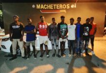 Soldados del ERD interceptan dos vehículos utilizados para transportar migrantes irregulares en Valverde