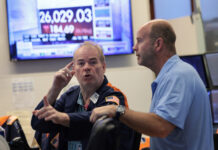 Wall Street cierra en rojo y el Nasdaq baja 0,66 %, arrastrado por empresas de chips