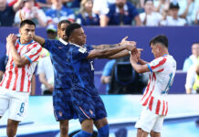 Francia pasa de penalti contra Paraguay