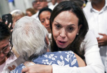 Machado dice que vuelve a Venezuela y pide ayuda a para la “reconstrucción democrática”