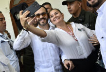 De la Espriella promete descentralizar el poder y conectar con cada rincón de Colombia