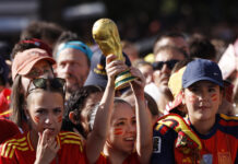 En torno a 1.8 millones de aficionados se vuelcan en Madrid con los campeones del mundo