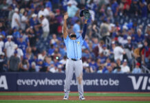 Martínez brilla ante Azulejos y frena la seguidilla de cinco derrotas de Rays; Caminero explosivo