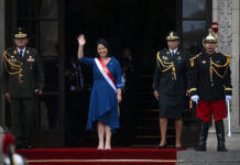 Keiko Fujimori afirma que recibe un Perú marcado por el abandono y la improvisación
