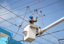 Edesur desarrolla intenso plan de construcción de circuitos y cambios de redes de distribución en su área de concesión