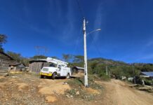 EDENORTE y Ministerio de Energía y Minas llevan electricidad a Cruz de Cabrera con inversión de RD$14.7 millones
