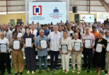 Abinader entrega 400 certificados de títulos de propiedad en Pepillo Salcedo, llevando seguridad jurídica y nuevas oportunidades de desarrollo a unas 1,600 personas
