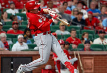 Rojos vencen a Cardenales y ganan 3 series seguidas de visita por primera vez desde 2023