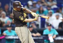 Padres sellan barrida sobre Marlins detrás de jonrones de Machado y Merrill