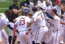 Grand slam de oro de Clemens con dos outs y dos strikes hace ganar a Twins