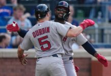 Monasterio y Yoshida pegan jonrones de 2 carreras y Medias Rojas vencen a Mets