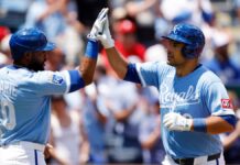 Reales explotan con 15 carreras y sacan a Sánchez del juego en el 4to inning
