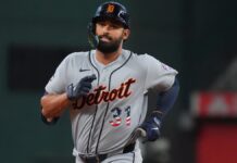 Tigres blanquean a Rangers