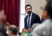 Comerciantes de Nueva York demandan a Mamdani para detener los supermercados municipales