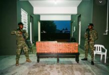 Patrullas del Ejército ocupan 50,000 cigarrillos de contrabando y bebidas alcohólicas durante operativo en Dajabón