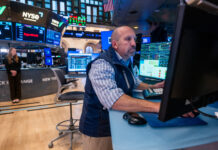 La bolsa cierra en rojo con el S&P 500 cayendo por segundo día consecutivo