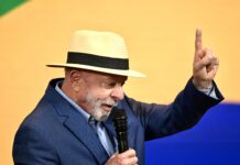 La campaña presidencial arranca en Brasil con Lula y Flávio Bolsonaro en empate técnico