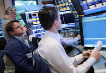 Wall Street cierra en rojo, tras la subida de los bonos y el petróleo durante la jornada