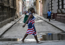 Centro de estudios cercano a Trump recomienda presencia militar permanente en torno a Cuba