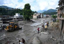 El calentamiento global intensifica riesgo de desastres naturales como la riada en Nepal