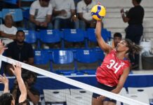Estados Unidos dispone 3-0 de México y sigue inmaculado con 2-0