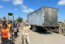 El tránsito hacia Haití tiene que cruzar la frontera