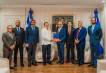 Ministro Paliza deposita en el Senado anteproyecto de nueva Ley de Alianzas Público-Privadas