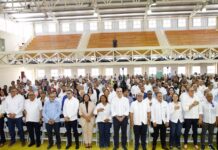 Abinader entrega RD$85 millones a 400 microempresarios