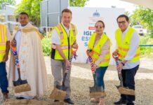 Ministro Ito Bisonó inicia construcción de obras comunitarias y religiosas en Santiago