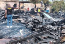 Incendio redujo a cenizas tres viviendas en populoso sector de Puerto Plata