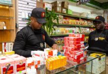 MICM y CECCOM incautan bebidas y cigarrillos premium chinas por más de RD$19 millones en Villa Consuelo