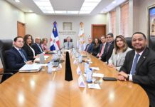 Valdez Albizu recibe al consejo de directores de LIDAAPI