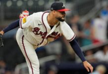 Martín Pérez lanzó seis entradas más sin permitir carreras para los Braves